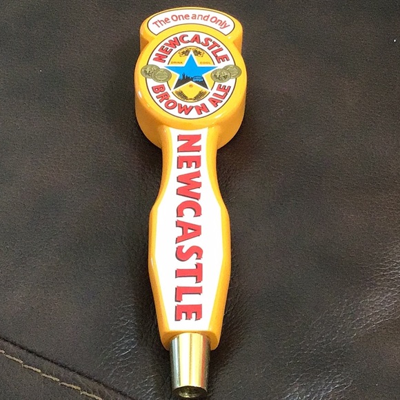 🍻 Tall Newcastle Brown Ale Tap Handle - Picture 2 of 5